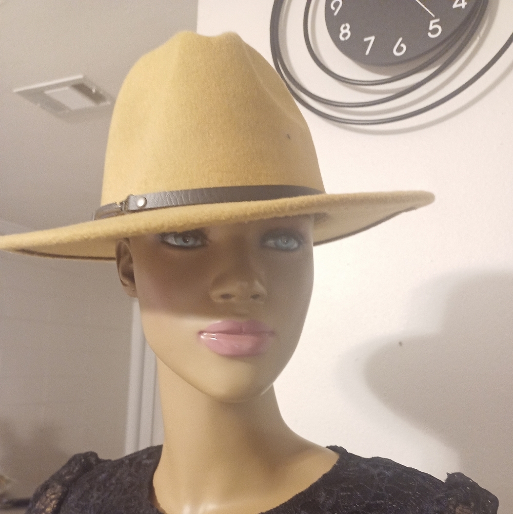 Stylish Tan Fedora Hat with Black Band